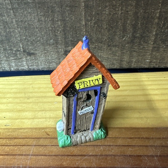 Midwest Importers Creepy Hollow Halloween Privy Possessed Outhouse - Picture 1 of 4